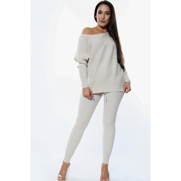 NWT - Two-Piece Knit Leggings Set Cream) - Picture 5 of 6